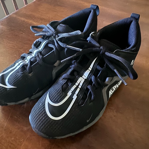 Youth Size 2 Nike Cleats - Picture 2 of 2